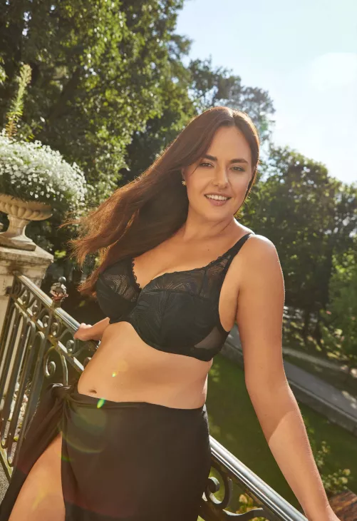 Biustonosz półusztywniany typu semi-soft Gorteks Eclipse B3 koronkowy czarny